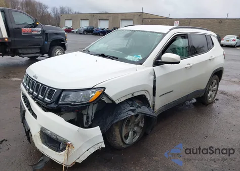 2021 Jeep Compass Latitude 4X4 z USA, uszkodzony, nr VIN 3C4NJDBB1MT569831